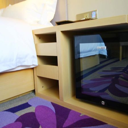 Lavande Hotel Jiujiang Xunyang Road Walking Street Екстериор снимка