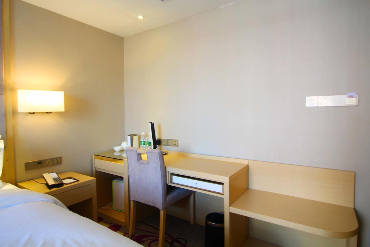 Lavande Hotel Jiujiang Xunyang Road Walking Street Екстериор снимка